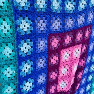 Granny Blanket Afghan with Flowers Hand Crocheted No Flaws 4 ft x 4 ft
